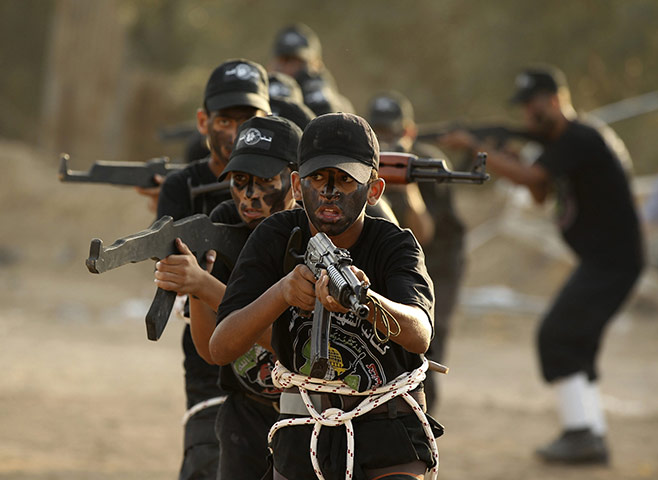 24 Hours: Palestinian scouts of Al-Qassam brigades demonstrate their skills