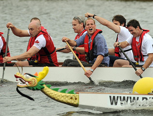 Dragon boat race: Dragon boat race with the Duchess of Cambridge 