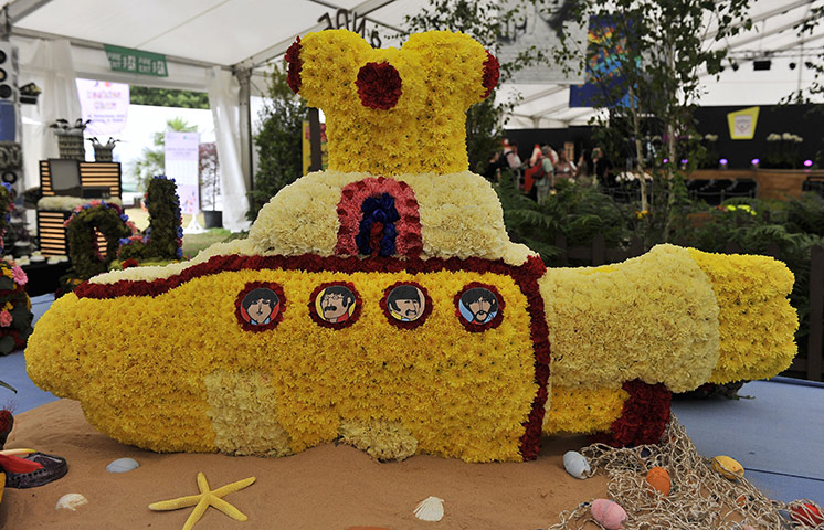 Hampton Court flowers: The Beatles yellow submarine-inspired flower display