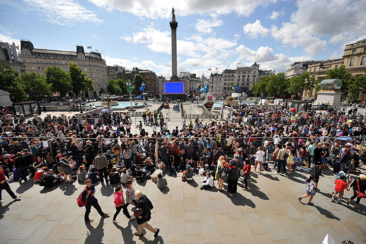 Camp Harry Potter: Harry Potter fans gather in Trafalgar Square
