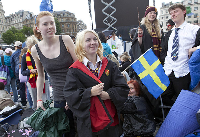 Camp Harry Potter: Harry Potter fans wait at Trafalgar Square