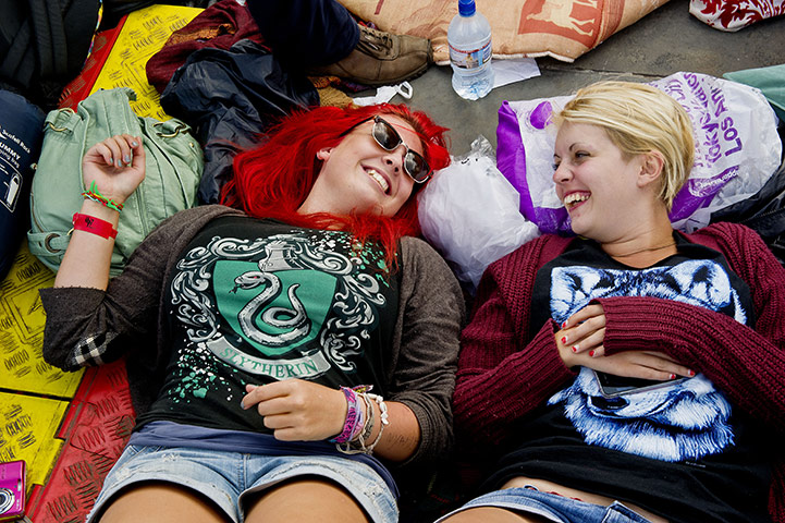 Harry Potter Update: Fans queue overnight ahead of Harry Potter film premiere