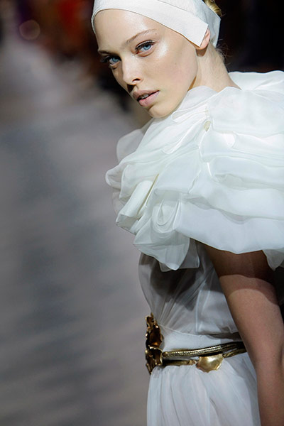 Giambattista Valli: Giambattista Valli Haute Couture 2011/2012 collection Paris