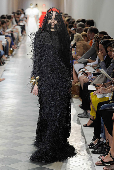 Giambattista Valli: Giambattista Valli Haute Couture 2011/2012 collection Paris