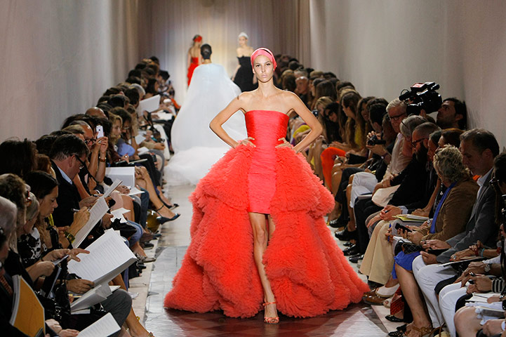 Giambattista Valli: Giambattista Valli Haute Couture 2011/2012 collection Paris