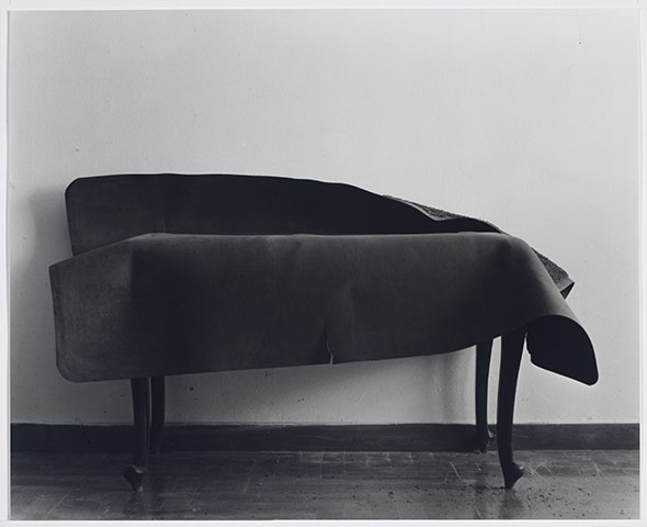 Exhibitionist 0907: Structure & Material