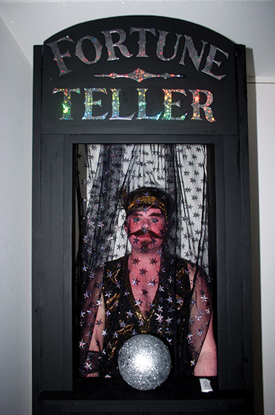 Exhibitionist 0907: Wonders of the Invisible World