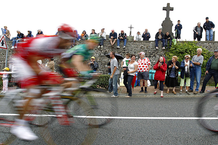 Tour De France stage 8: Fans in Evaux-les-Bains cheer on the speeding pack