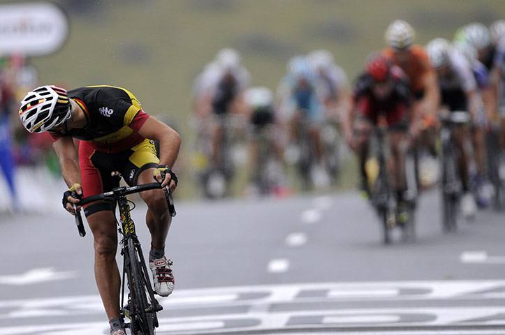Tour De France stage 8: Second place Philippe Gilbert looks back to check on his competitors 