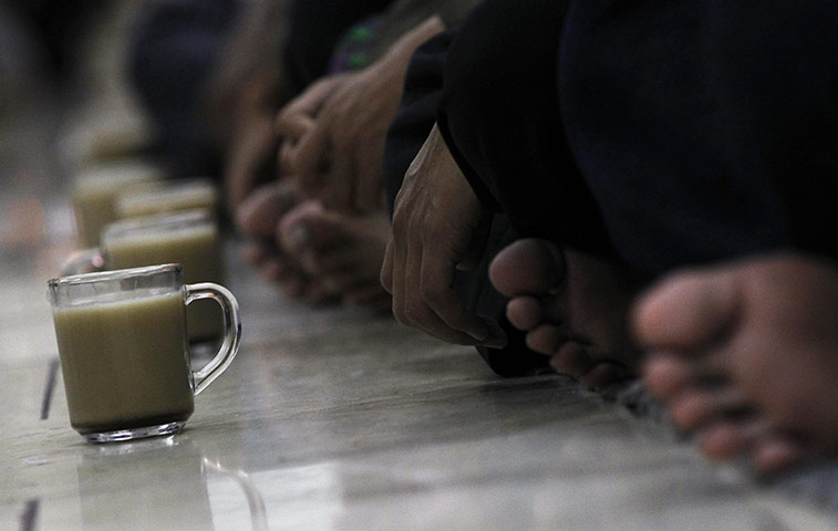 Ramadan: Muslims listen to a sermon