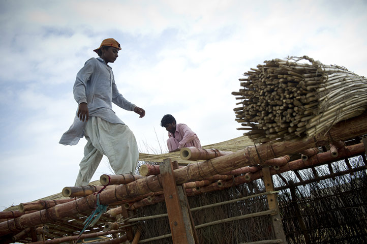 Pakistan: Tearfund aid work one year on from the 2010 flooding