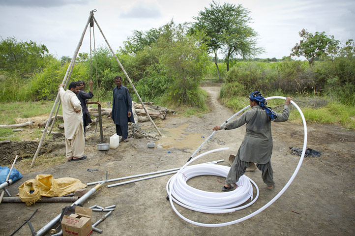 Pakistan: Tearfund aid work one year on from the 2010 flooding