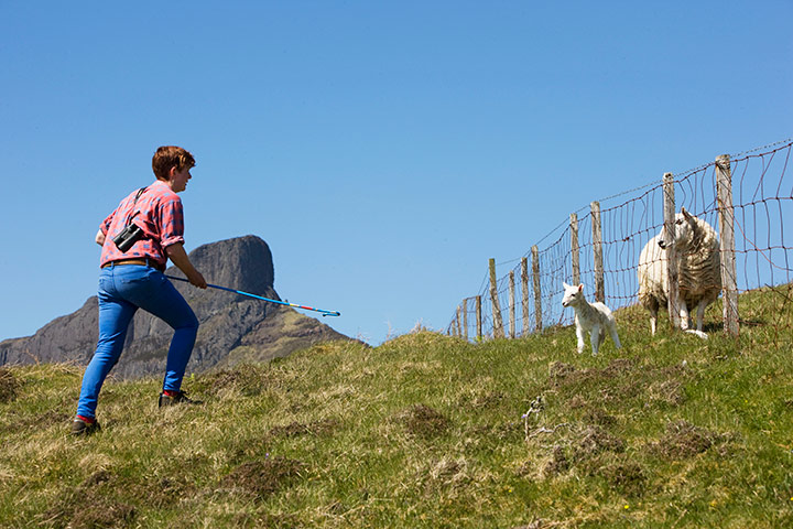 Sarah Boden: Sarah Boden lambing in the Hebrides