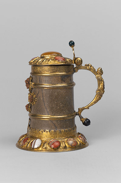 Treasures from Vienna: Treasures from Vienna Lidded Tankard