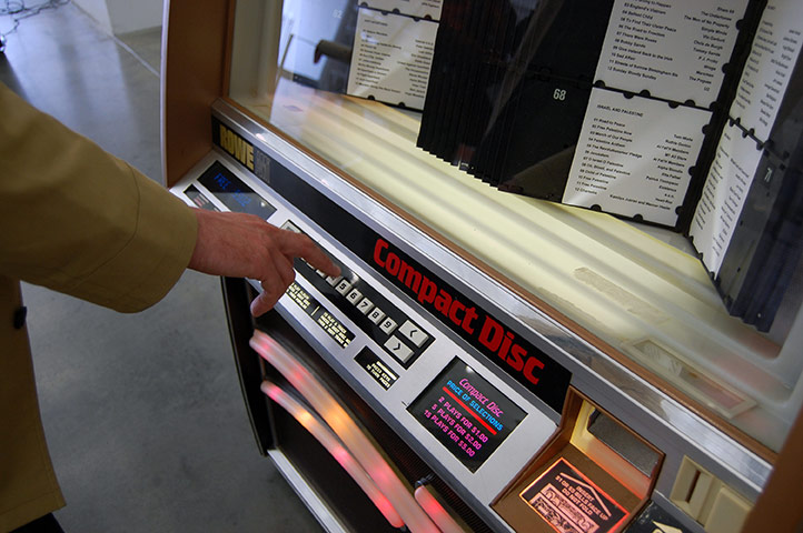 Exhibitionist2008: Ruth Ewan