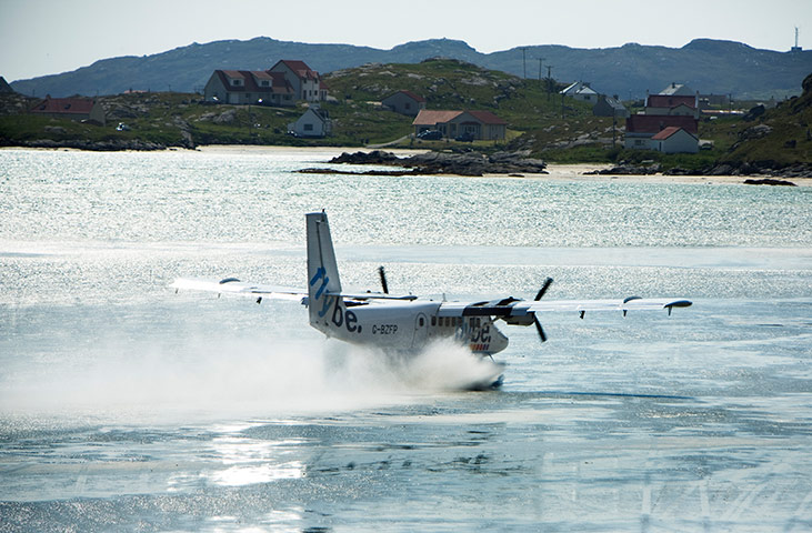 Isle of Barra airport: Airport on a beach on Isle Of Barra, Outer Hebrides