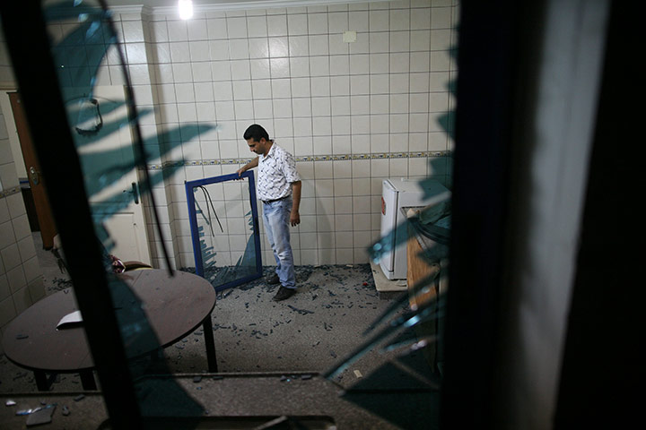 Israeli air strikes: Emad Drimly insepcts damages of the office of the Chinese news agency