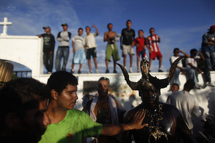 24 hours in pictures: Santo Domingo festivities 
