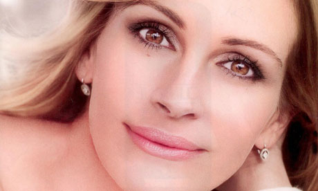 L'Or al's ad campaign featuring Julia Roberts Photograph National News and