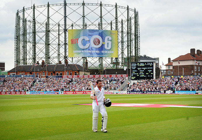 Eng v Ind Day 3: Bell leaves the field