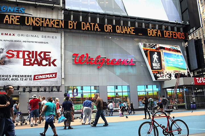 US earthquake: A news ticker in Times Square comments on an earlier earthquake