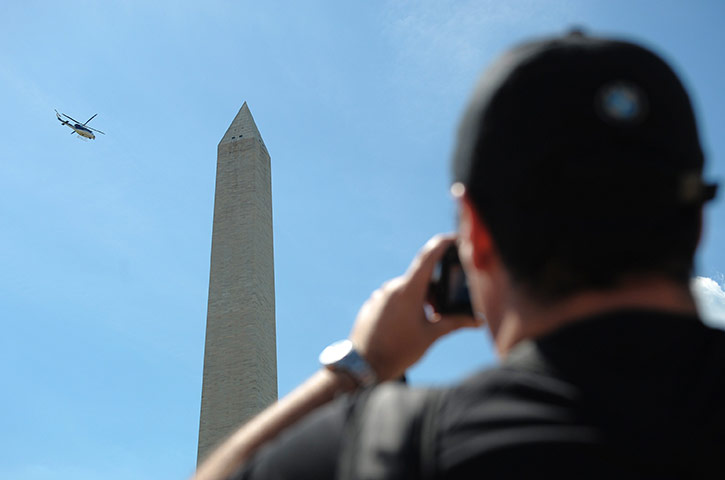 US earthquake: Parks Police helicopter inspecting  the Washington Monument