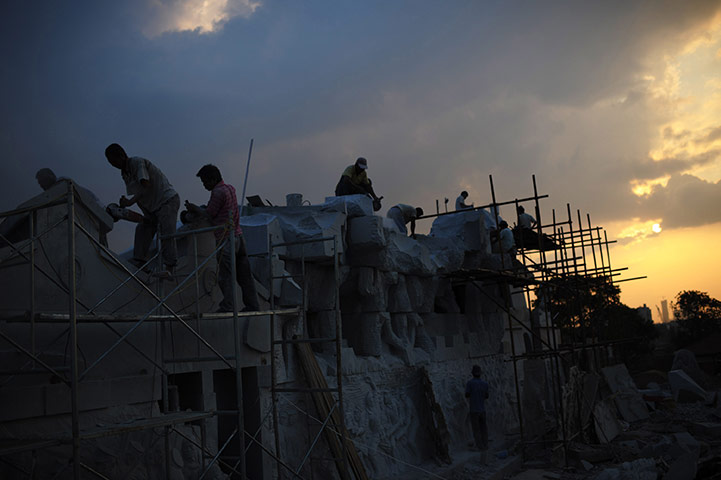 24 hours in pictures: Sculpture to mark 100th anniversary of Wuchang Uprising