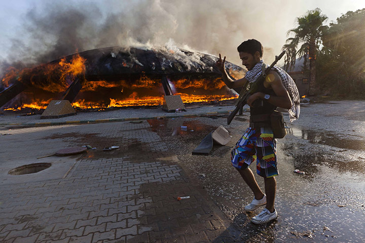 Sean Smith in Libya: 23 August: Rebel forces storm Gaddafi's compound at Bab al-Aziziya 