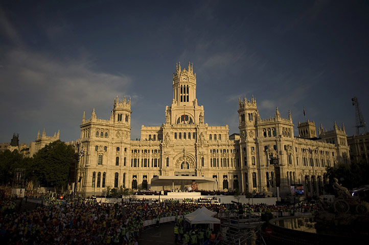 FTA: Jorge Guerrero: Pilgrims gather in Cibeles square in front of Madrid's city hall
