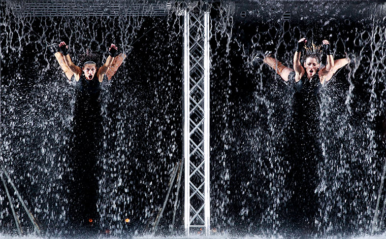 24 hours in pictures: Materiali Resistenti Dance Factory