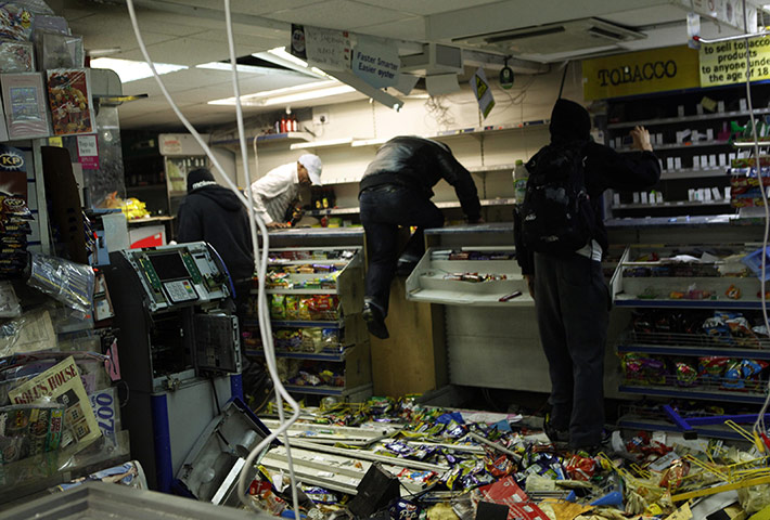 London riots day 3 : London riots day 3