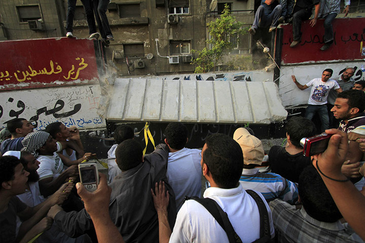 Attack on Israeli Embassy: The Israeli Embassy is attacked in Cairo