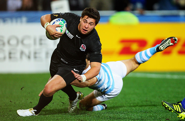Argentina v England : Ben Youngs goes past an Argentinian on his way to scoring a try