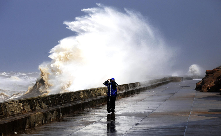 windy britain: Gales and storms in the UK
