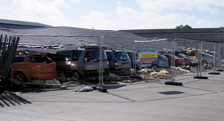 windy britain: Gales and storms in the UK