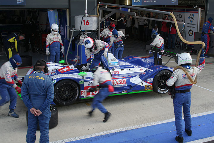 Le Mans at Silverstone: Frantic action in the Pescarlo pit Le Mans series Silverstone