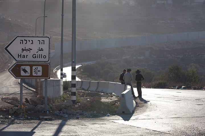 Al-Walaja: Palestinian workers