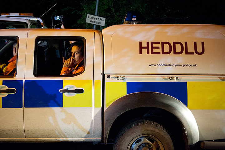 Wales miners: Pperation is underway to rescue four miners in Wales