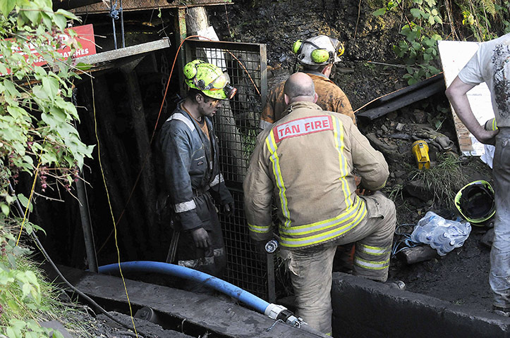 Gleision colliery rescue: Rescuers at the entrance of the Gleision Colliery