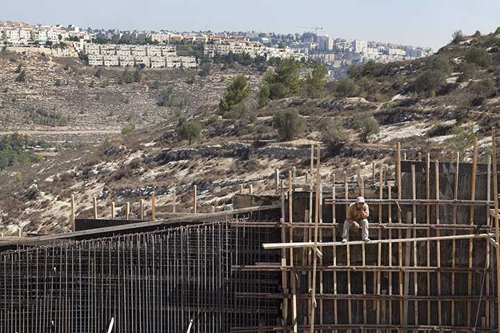 Levene West Bank: Construction of the wall around Al Walaja