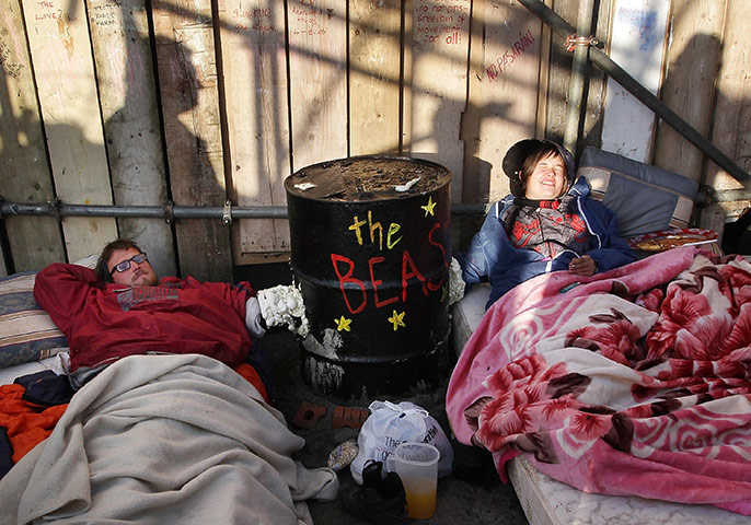 Dale Farm: activists handcuffed through concrete barrel