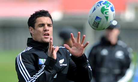The New Zealand flyhalf Daniel Carter trains ahead of Saturday's Rugby 