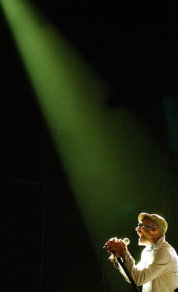 R.E.M disbands: R.E.M rock band 