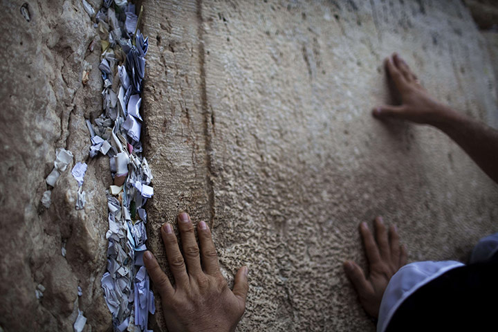 24 hours in pictures: Jerusalem: Messages and prayers written on paper by thousands of peoples