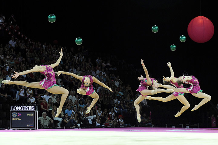 Pix of the week: The Russian team on their way to gold in the 5 balls event final 