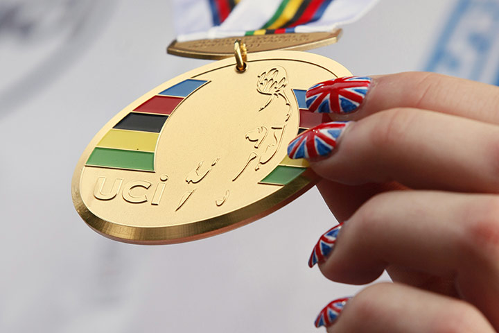Pix of the week: Lucy Garner holds the Junior women's road race gold medal