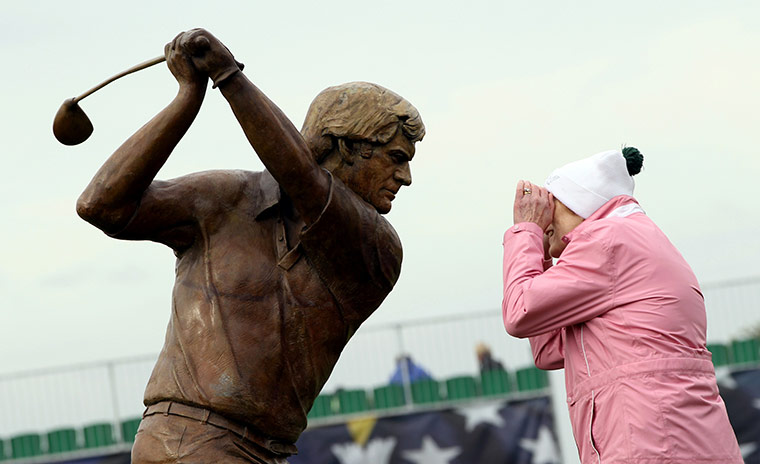 Pix of the week: A woman looks at a sculpture of Jack Nicklaus at Killeen Castle