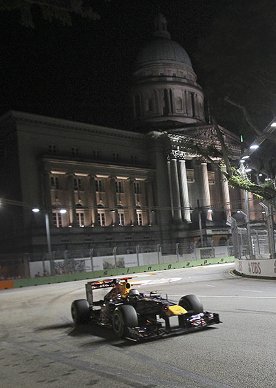 Singapore Grand Prix: Sebastian Vettel drives in the Singapore Grand Prix