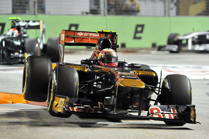 Singapore Grand Prix: Toro Rosso-Ferrari's Jaime Alguersuari takes a corner