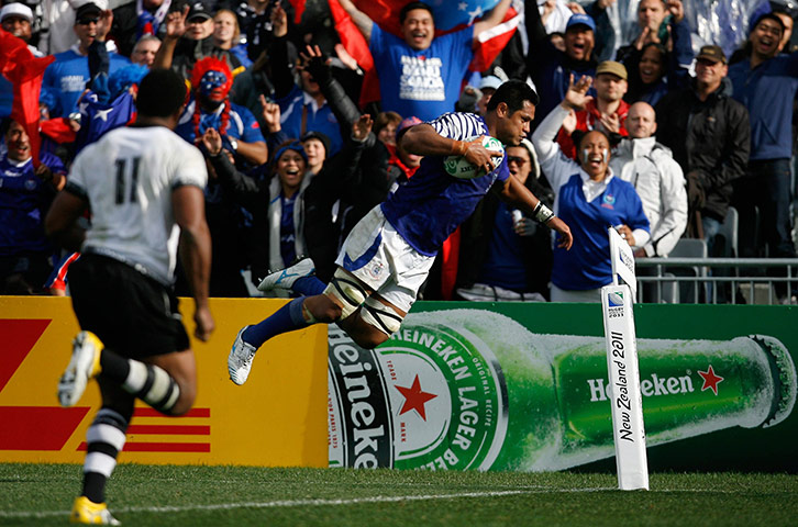 Fiji v Samoa: George Stowers scores Samoa's second try of the game against Fiji